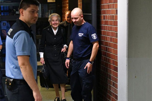 Una alemana de 89 años condenada por negar el Holocausto